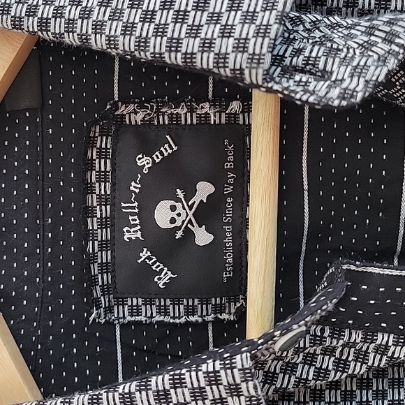 Button down rock and roll shirt - Picture 4 of 5